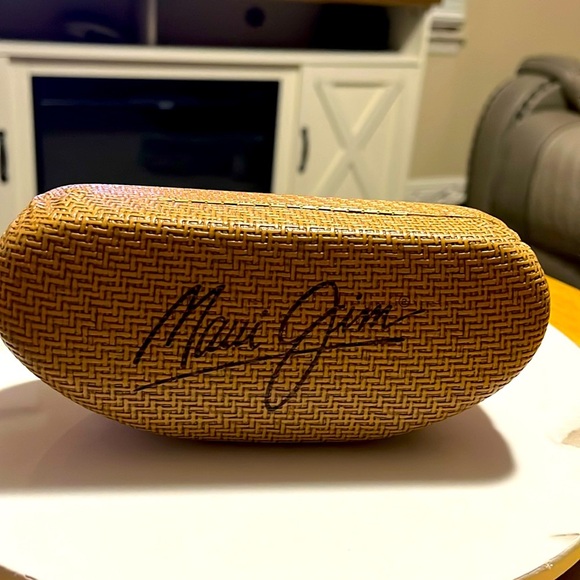 Maui Jim Sunglasses Case, Tan - Picture 1 of 6